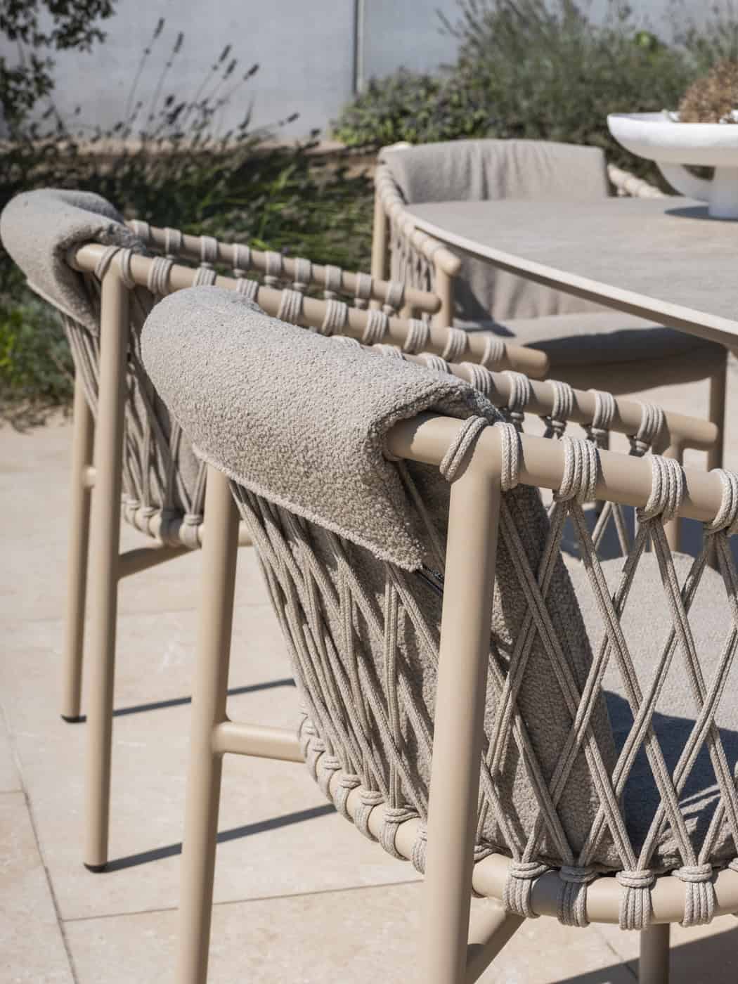 4SO Allora dining set latte (6 st.) + Taste 4SO Corsica tafel ⌀160cm