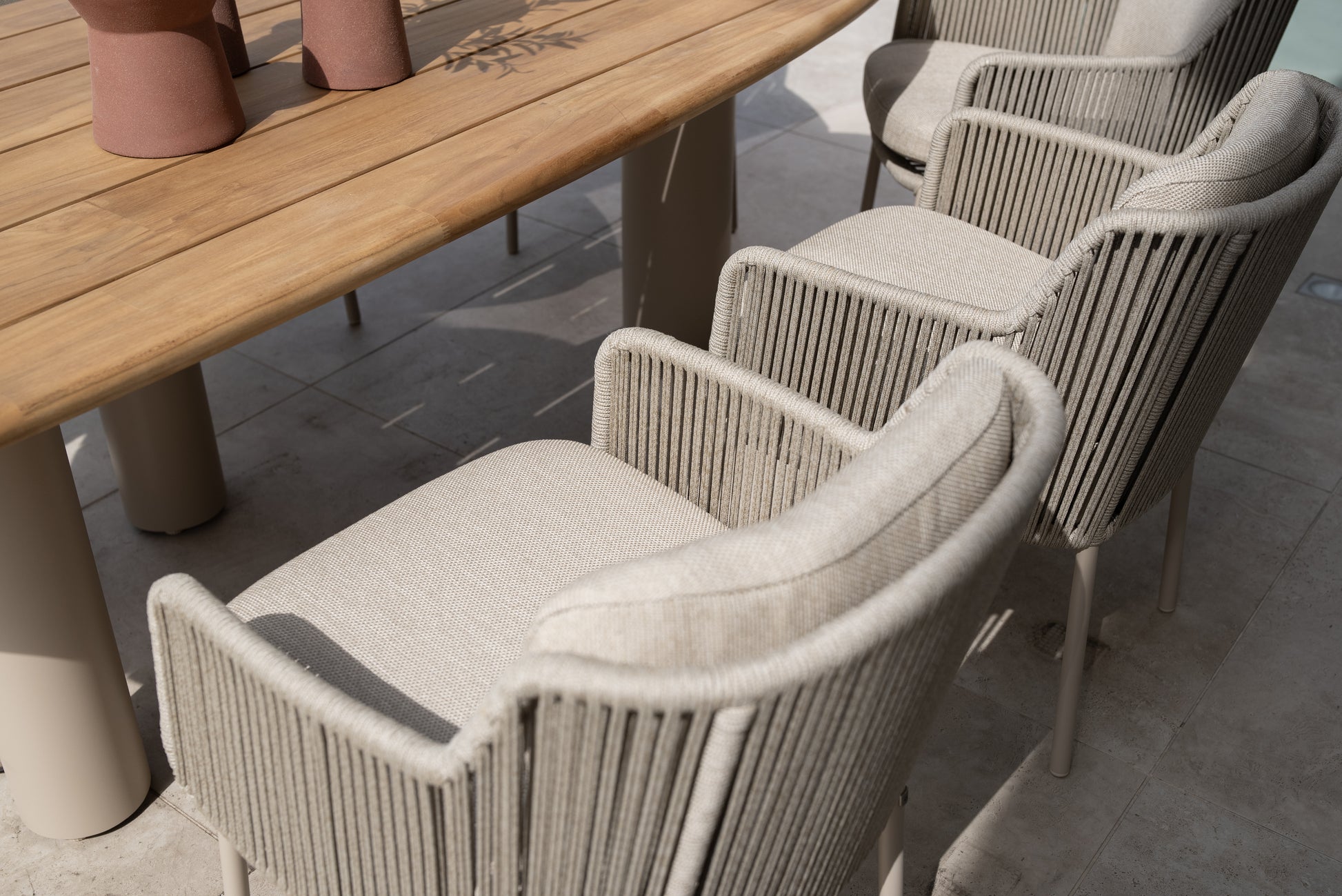 Taste 4SO Estate dining table natural teak 240x105cm - Detail view