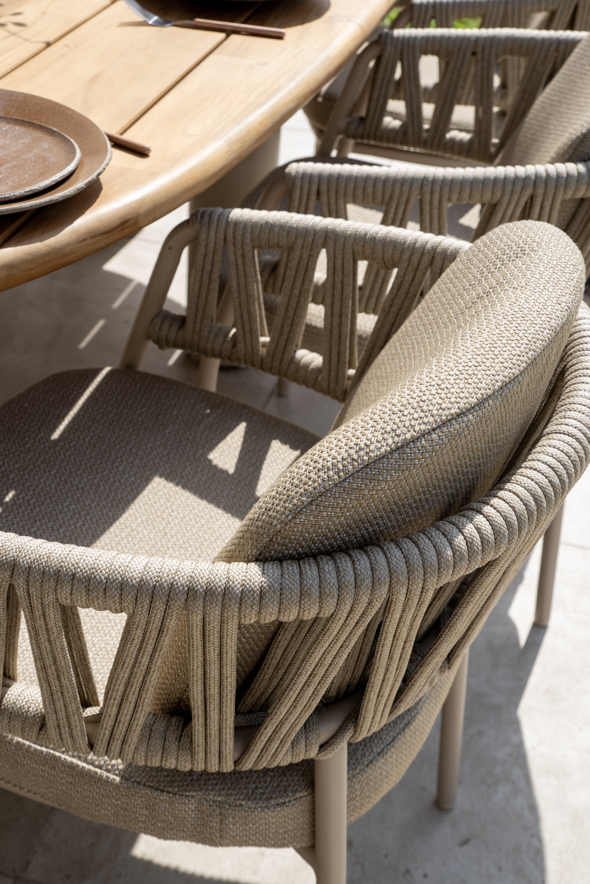 Taste 4SO Calma high dining chair latte with 2 cushions - Detail view