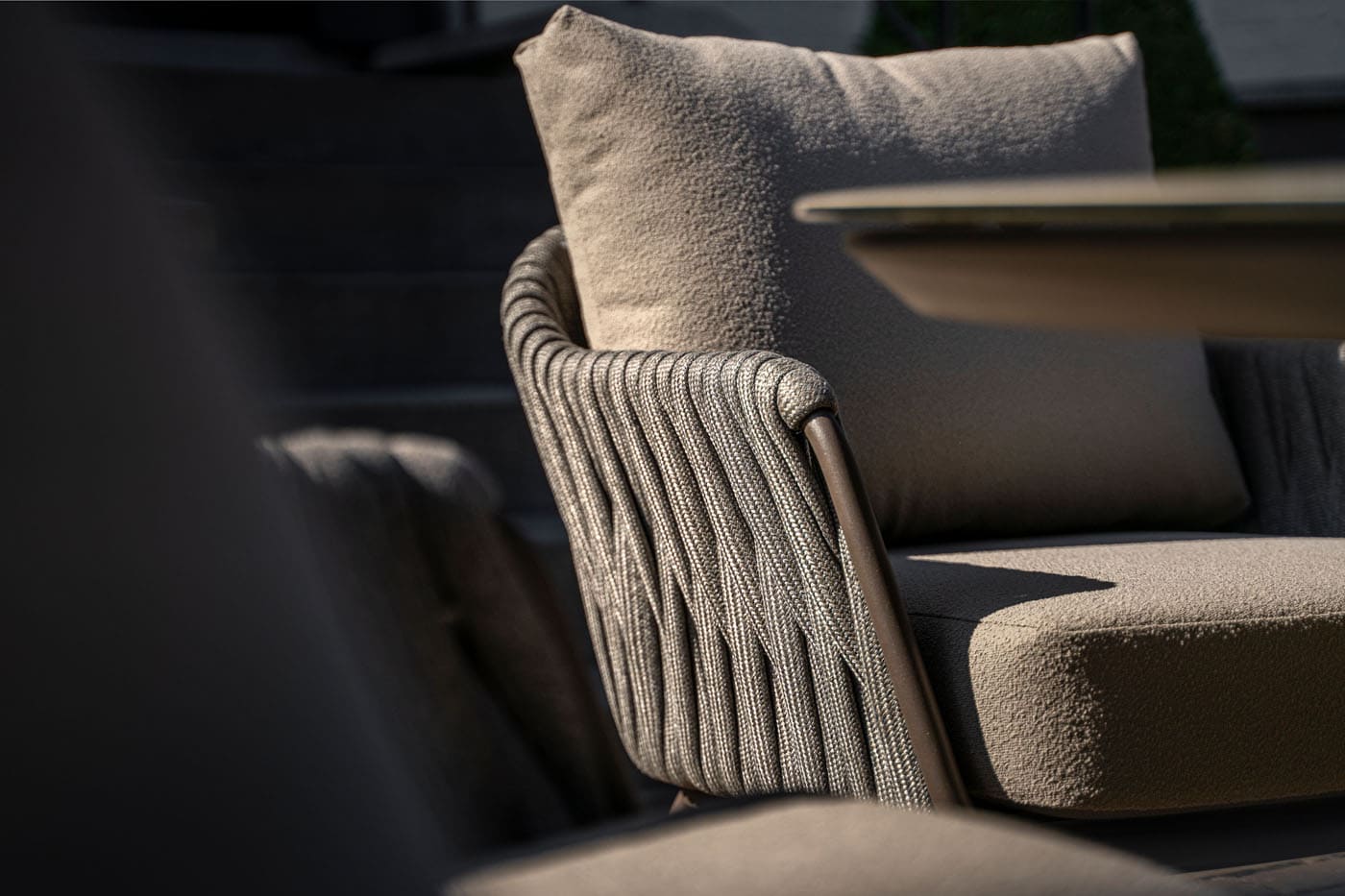 4SO Cannes low dining set terre met Sarah tafel ⌀130cm