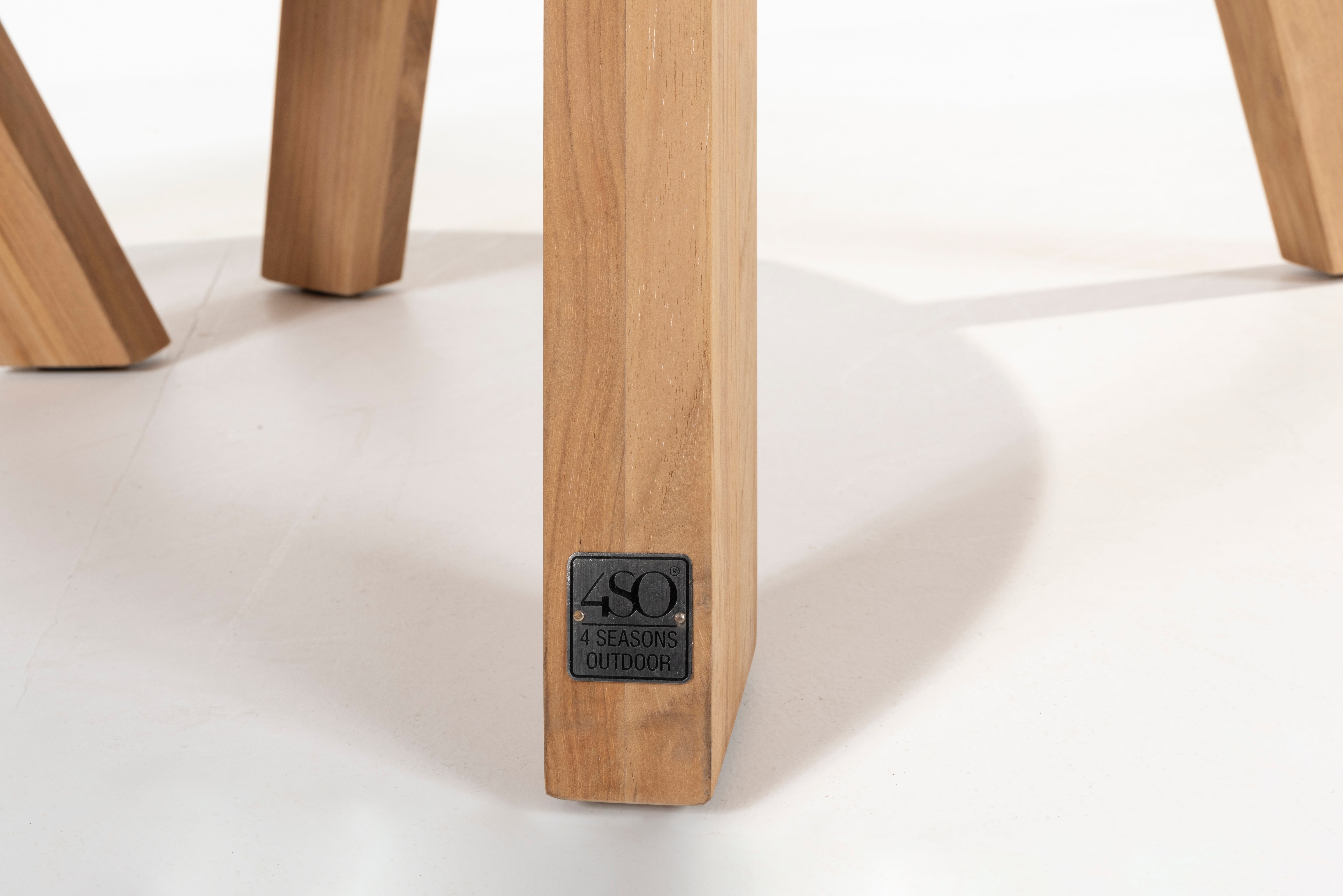 4SO Cosmic coffee table with teak top 120 X 78 x 25 cm. - Detail view