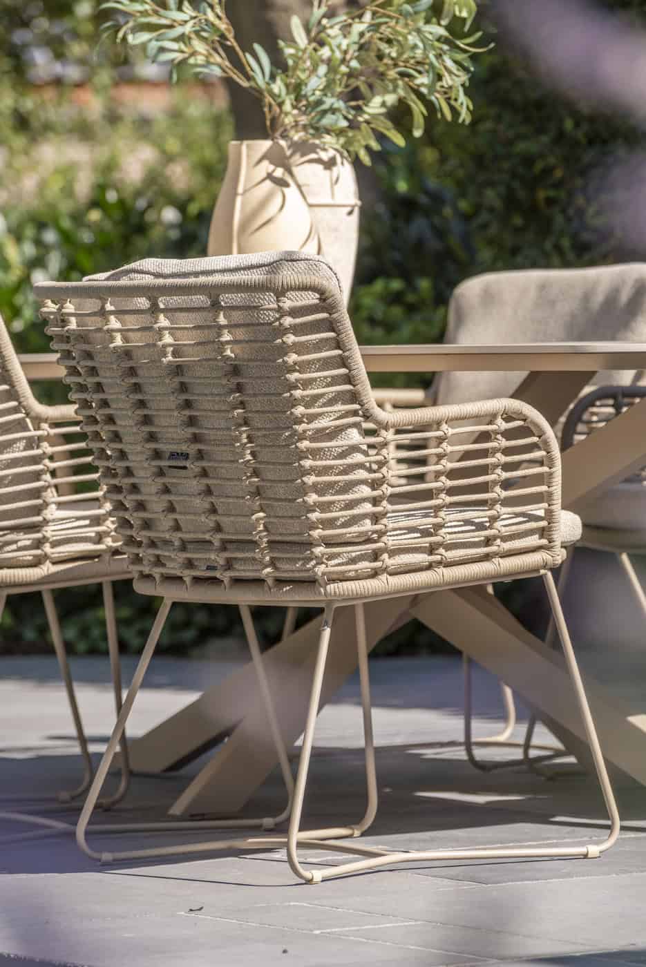 4SO Fabrice dining set latte (6 st.) + Taste 4SO Corsica tafel ⌀160cm