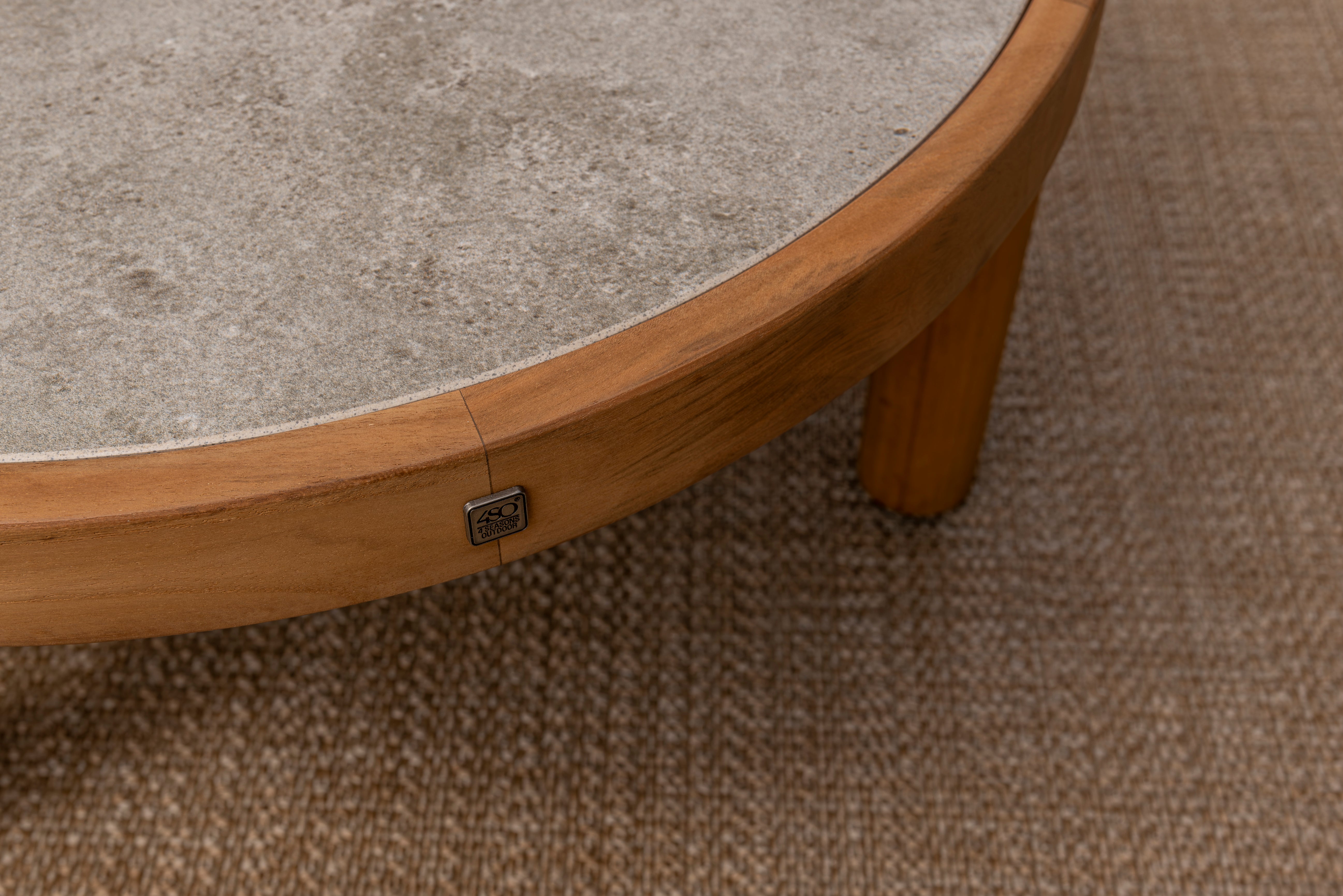 4SO Finn coffee table natural teak round 60 cm. Ø (H 32) - Detail view