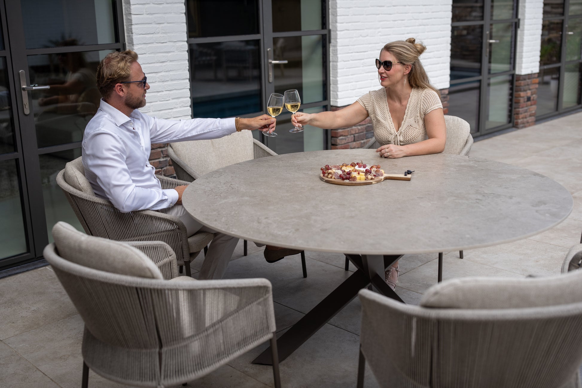 4SO Florence dining set terre (4 st.) met Prado tafel ⌀130cm — sfeervolle tuinset van 4 Seasons Outdoor