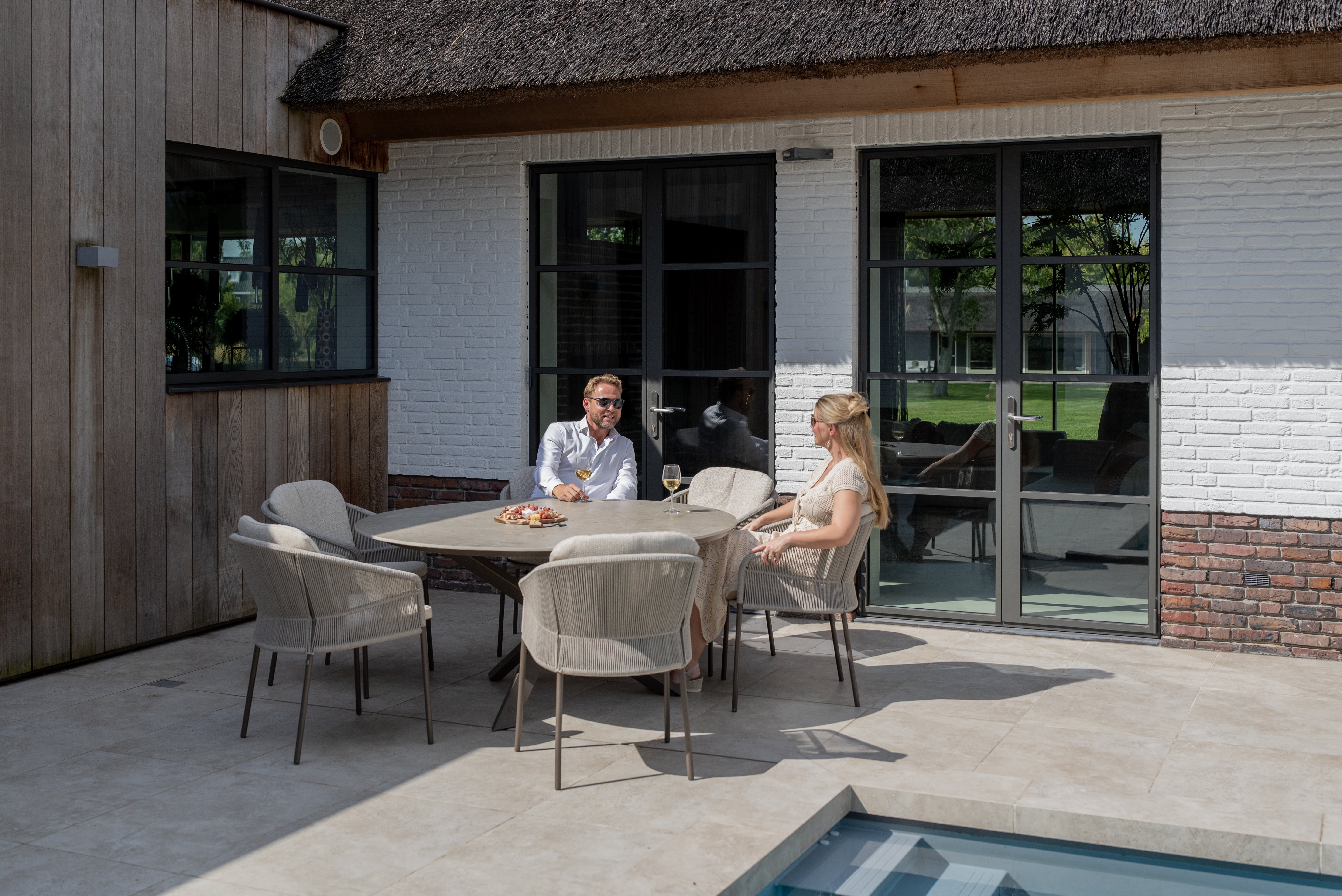 4SO Florence dining set terre (8 st.) met Prado tafel 300x115cm — sfeervolle tuinset van 4 Seasons Outdoor