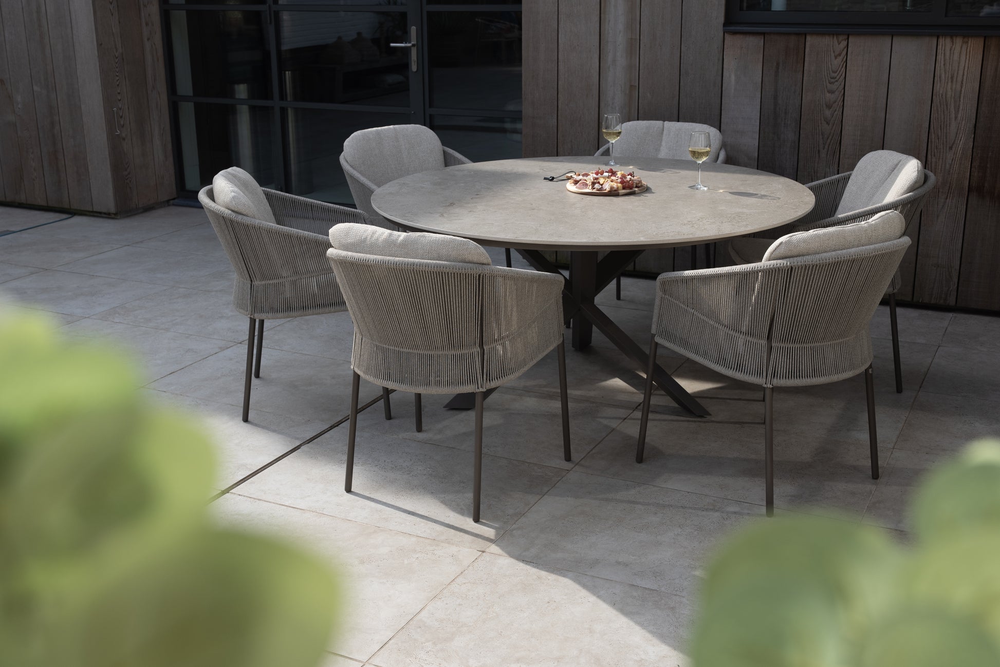 4SO Florence dining set terre (4 st.) met Prado tafel ⌀130cm — sfeervolle tuinset van 4 Seasons Outdoor