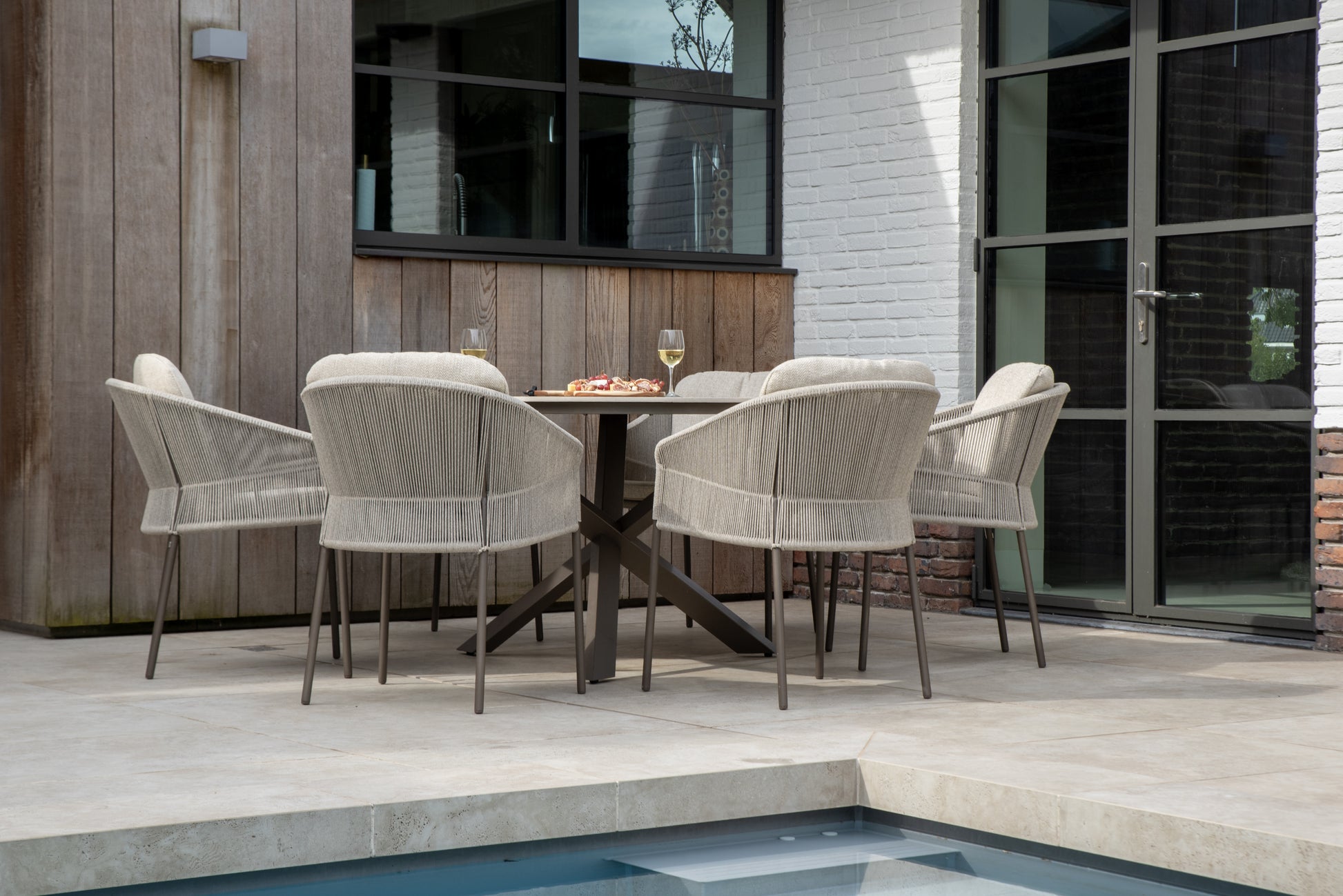 4SO Florence dining set terre (4 st.) met Prado tafel ⌀130cm — sfeervolle tuinset van 4 Seasons Outdoor