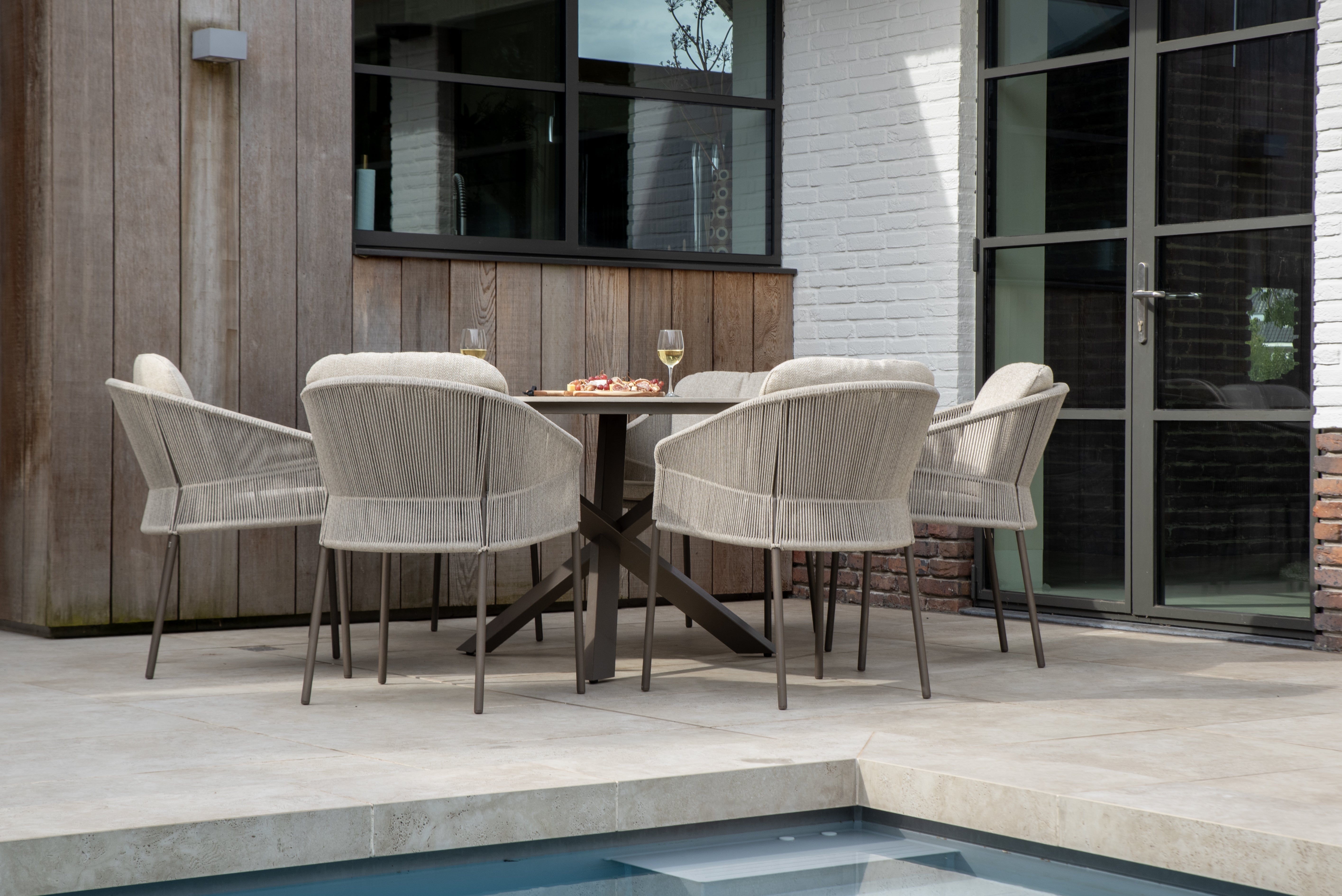 4SO Florence dining set terre (8 st.) met Prado tafel 300x115cm — sfeervolle tuinset van 4 Seasons Outdoor