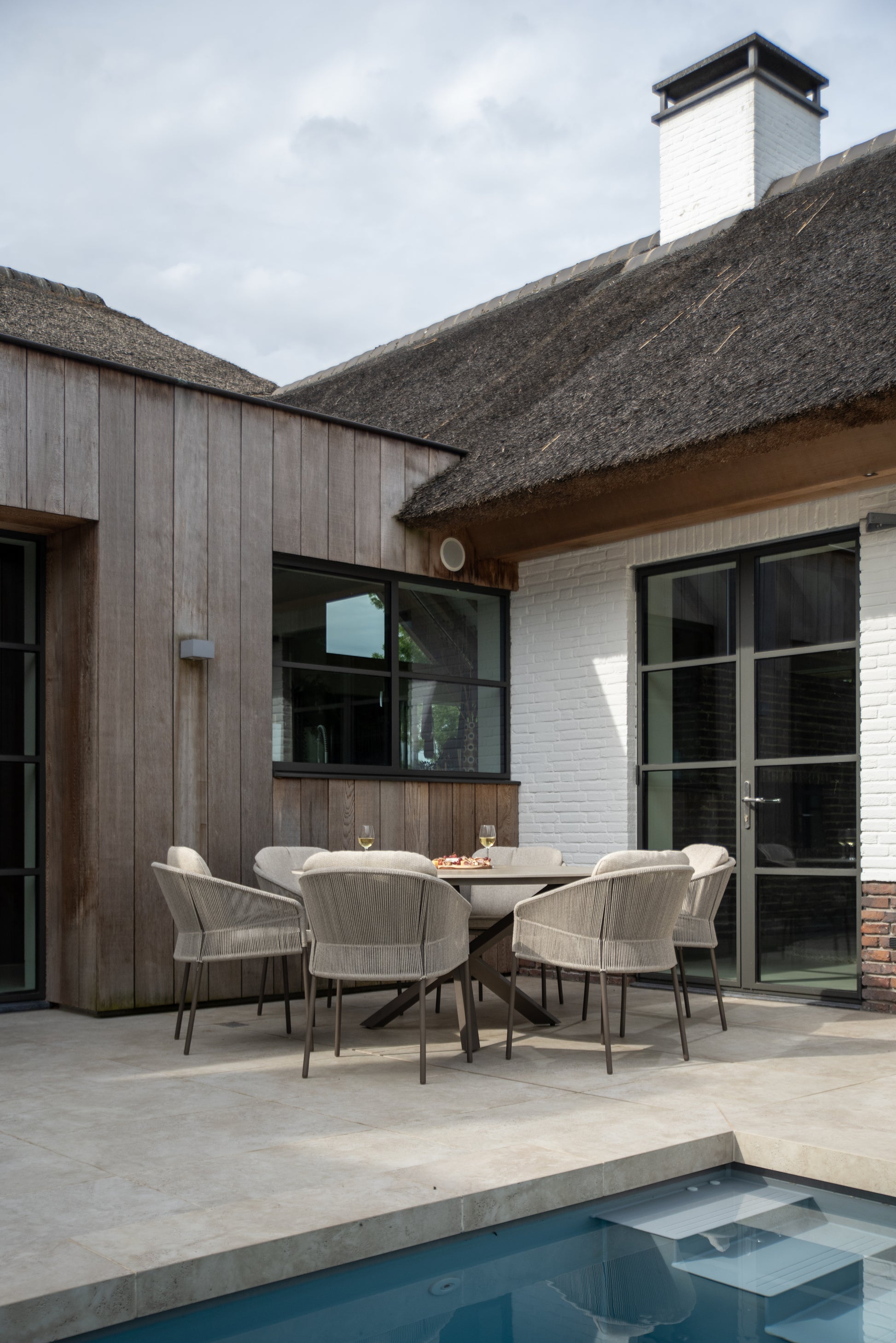 4SO Florence dining set terre (4 st.) met Prado tafel ⌀130cm — sfeervolle tuinset van 4 Seasons Outdoor