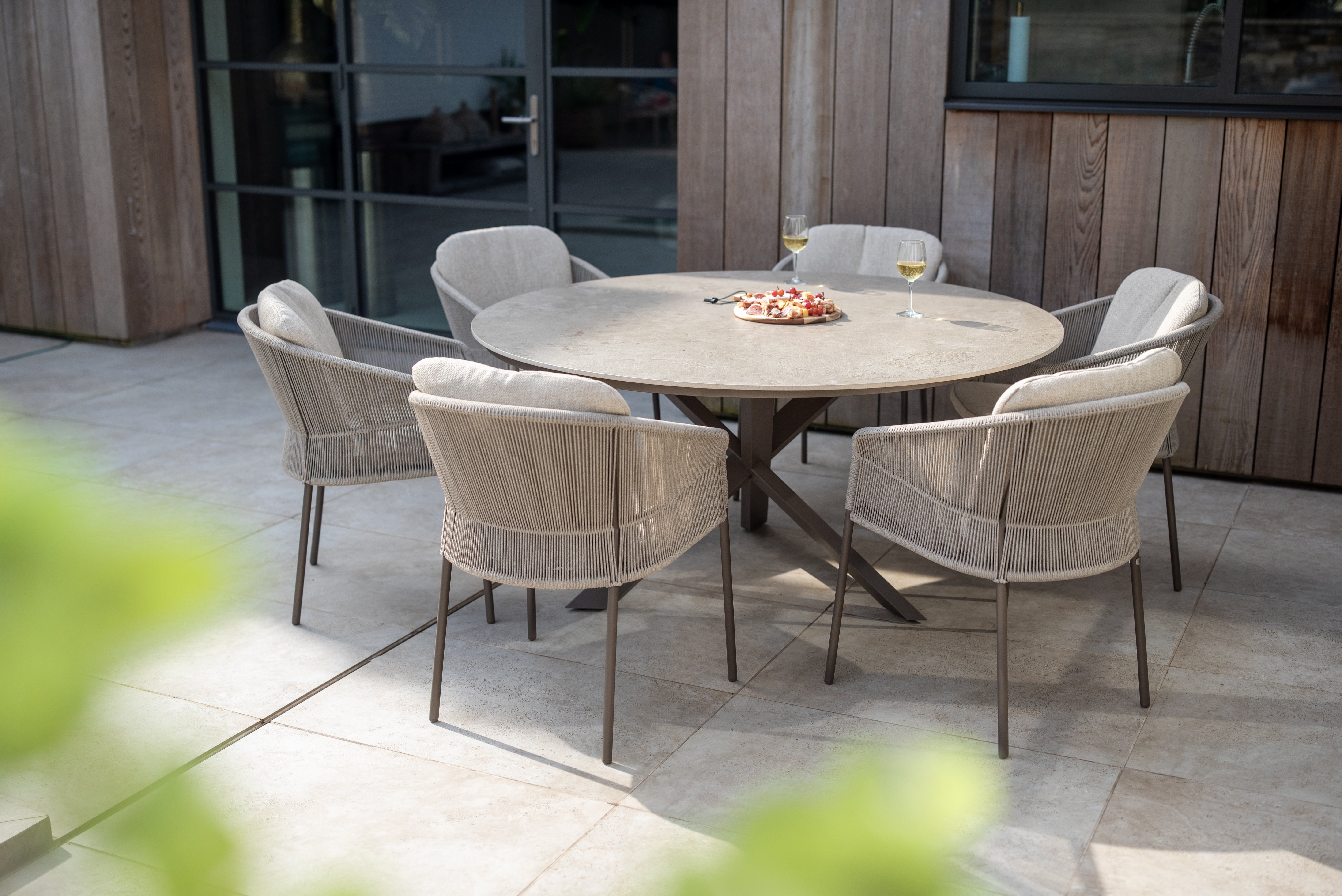 4SO Florence dining set terre (8 st.) met Prado tafel 300x115cm — sfeervolle tuinset van 4 Seasons Outdoor