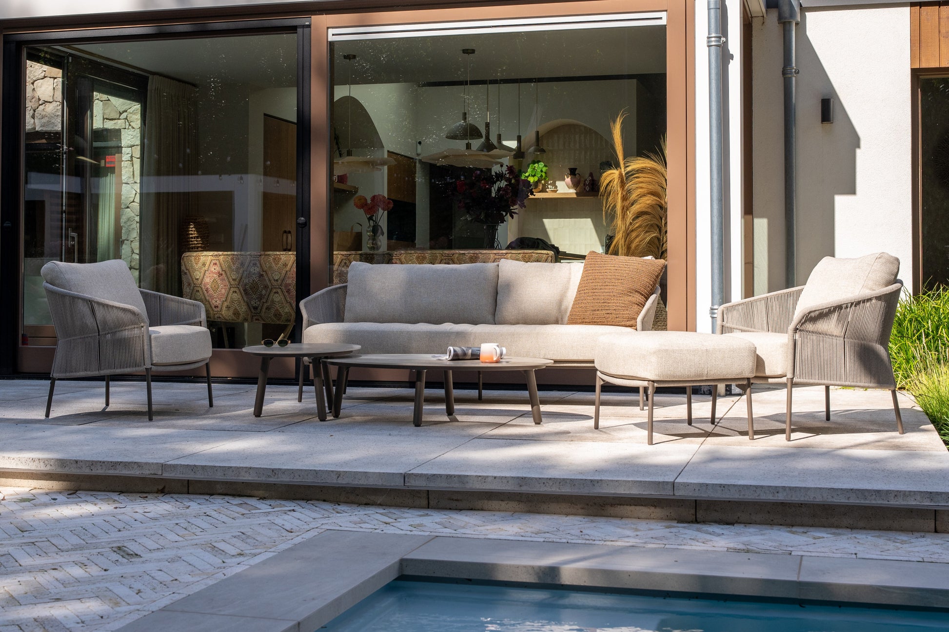 4SO Florence lounge set terre incl. voetenbank met Salute salontafel 65x30cm — sfeervolle tuinset van 4 Seasons Outdoor