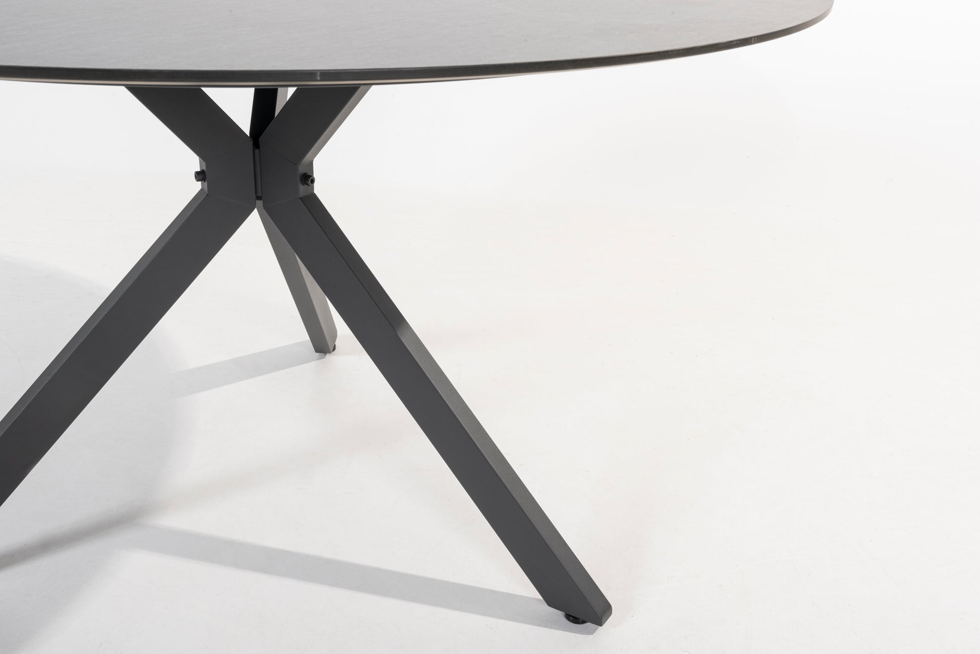 4 Seasons Outdoor Locarno dining table 130cm HPL slate anthracite - Detail view