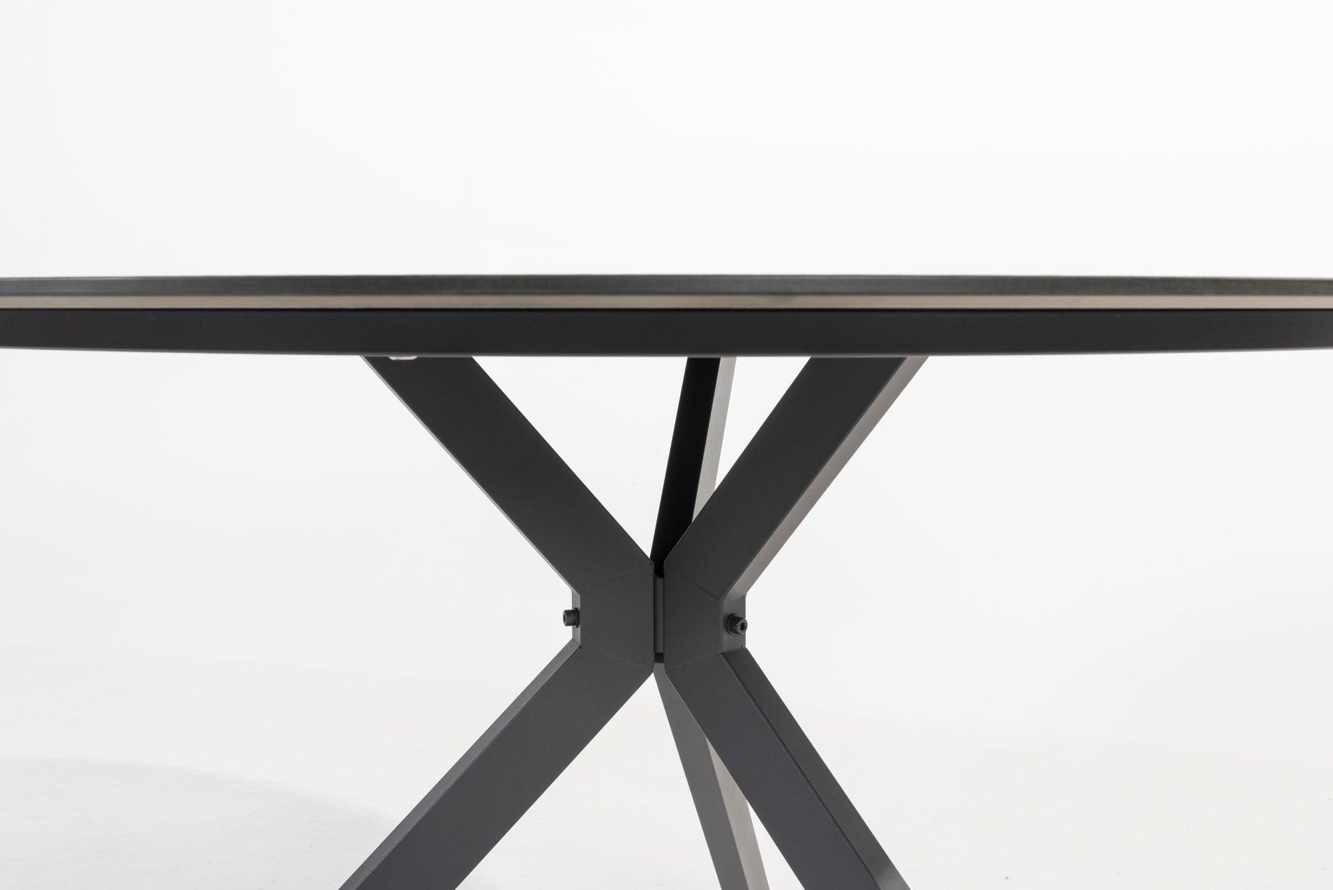 4 Seasons Outdoor Locarno dining table 130cm HPL slate anthracite - Detail view