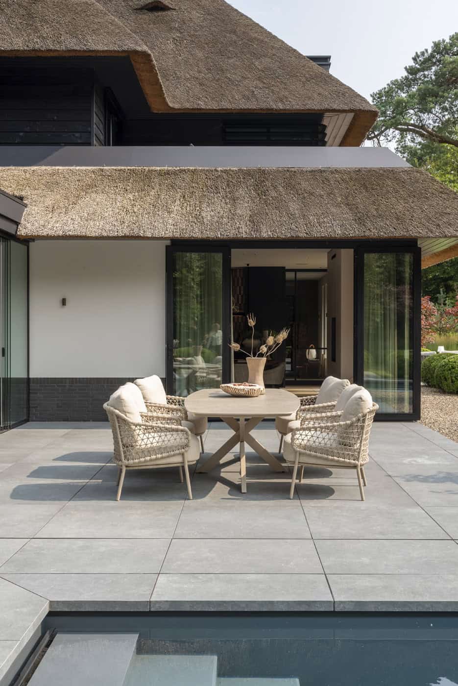 4SO Sardinia low dining set (6 st.) met Nevada tafel 250x105cm